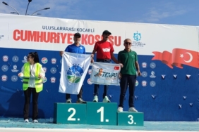 Sakaryalı atletler Cumhuriyet Koşusu’ndan madalyalarla döndü