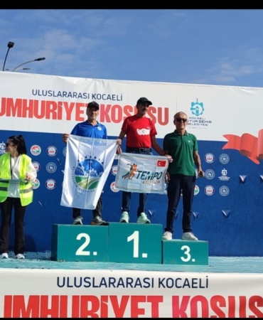 Sakaryalı atletler Cumhuriyet Koşusu’ndan madalyalarla döndü
