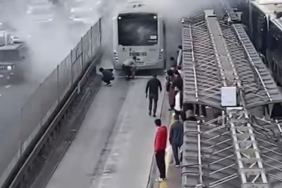 Sefaköy metrobüs durağında yangın paniği