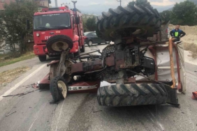 Servisten indirilen öğrencilerin bindiği traktör kaza yaptı: 6 yaralı