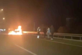 Seyir halindeki araç alev topuna döndü