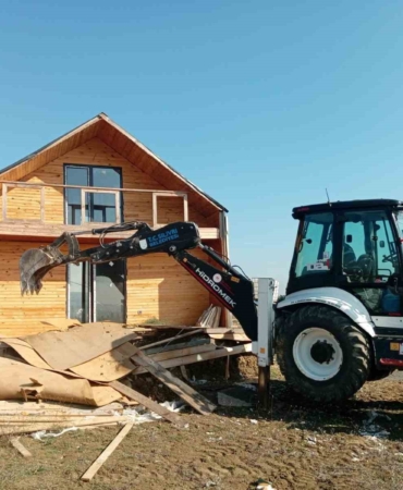 Silivri Belediyesi tarım arazilerindeki kaçak yapıların yıkımına devam ediyor