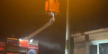 Şömineden çıkan yangın evi kullanılamaz hale getirdi