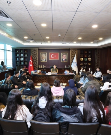 Sultangazi Belediye Başkanı Abdurrahman Dursun gençlerle bir araya geldi