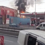 Sultangazi’de oto tamirhanesinde korkutan yangın