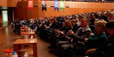 Sunay Akın, ’Cumhuriyet’e Giden Yol’da Bursalılar ile buluştu