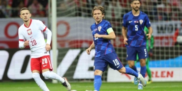 Szymanski gol attı, Livakovic kırmızı kart gördü