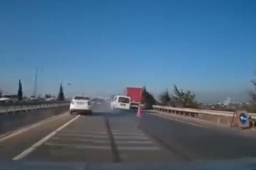 Takip mesafesini korumadı, önünde seyreden araçlara böyle çarptı