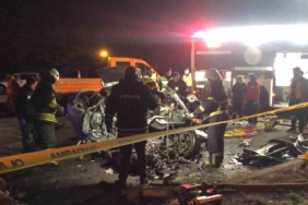 Tekirdağ’da feci kaza... Otomobil iş makinesine arkadan çarptı: 5 ölü