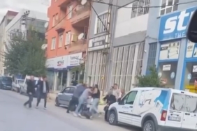 Tekme ve yumruklar havada uçuştu, cadde ringe döndü