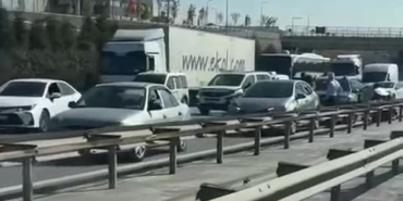 TEM Otoyolu’nda 7 araç zincirleme kazaya karıştı: 4 yaralı