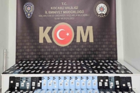 TEM’de bir araçta 140 adet kaçak cep telefonu ele geçirildi