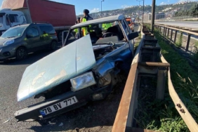 TEM’de kontrolden çıkan otomobil bariyere çarptı