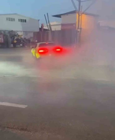 Trafiği kesip tozu dumana kattı, 33 bin lira ceza yedi
