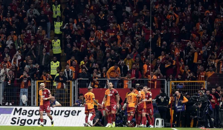 Trendyol Süper Lig: Galatasaray: 1 - Beşiktaş: 0 (İlk yarı)