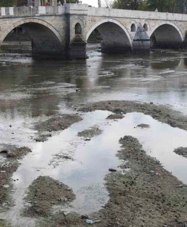 Tunca Nehri ’hurdalığa’ dönüştü