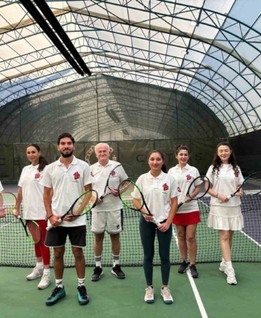 Türk Böbrek Vakfı’nın düzenlediği 2. Cumhuriyet Tenis Turnuvası başladı