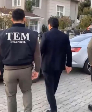Tutuklanan Esenyurt Belediye Başkanı Ahmet Özer’in gözaltı alındığı anlar ortaya çıktı