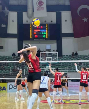 TVF Kadınlar 1. Ligi: Bozüyük Belediyesi Eğitim Spor: 0 - Göztepe: 3