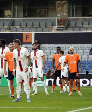 UEFA Konferans Ligi : Başakşehir: 1 - Rapid Wien: 1 (İlk yarı)