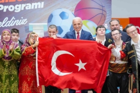 Ümraniye’de spor seferberliği: 100 okula 3 bin 267 spor malzemesi verildi