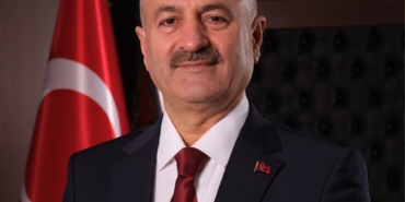 Üniversitelilere 5 bin TL’lik destek