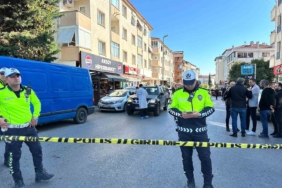 Üsküdar’da polise çekiçle saldırdılar: 3 yaralı