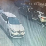 Üsküdar’da polise çekiçli saldırı olayına ilişkin güvenlik kamera görüntüleri ortaya çıktı