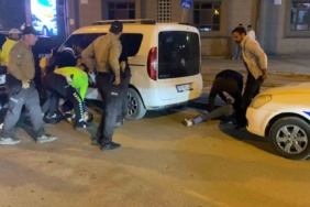 Uygulamadan kaçan alkollü sürücüyü polis havaya ateş açarak yakaladı: O anlar kamerada