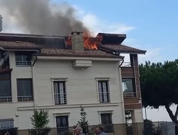 Yalova’da 2 katlı villanın çatısında yangın