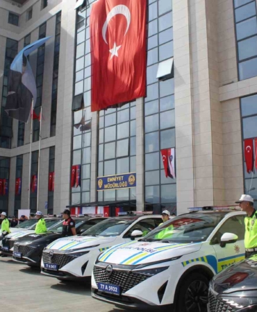 Yalova’da emniyet ve jandarmaya 32 yeni araç teslim edildi