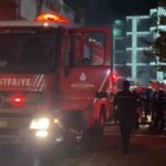 Zeytinburnu’nda iş merkezindeki yangını söndürme çalışmaları sürüyor