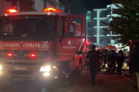 Zeytinburnu’nda iş merkezindeki yangını söndürme çalışmaları sürüyor