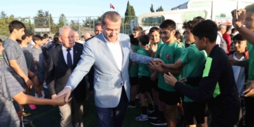 Zeytinburnu’ndaki Amatör Futbol Kulüplerine nakit desteği devam ediyor