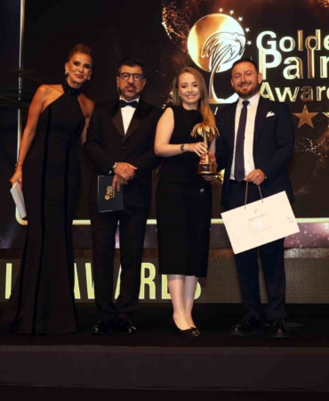 2 milyon 309 bin kişinin oy kullandığı gecede Sakaryalı iş insanına ödül