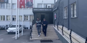 25 yıl kesinleşmiş hapis cezası bulunan şüpheli oğlunu ziyaret ederken yakalandı