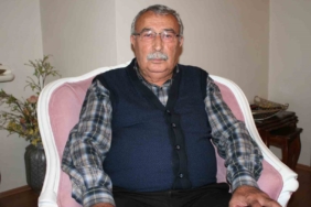 40 yıl önce emekli olmasına rağmen öğrencileri onu unutmuyor