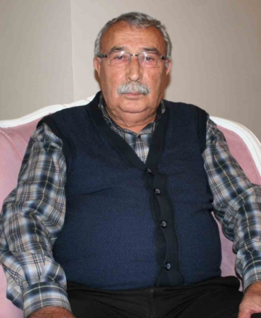 40 yıl önce emekli olmasına rağmen öğrencileri onu unutmuyor