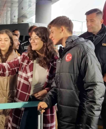 A Milli Futbol Takımı, Kayseri’ye gitti