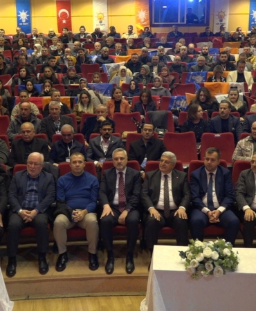 AK Parti Genel Başkan Yardımcısı Demiröz: "Ana muhalefette kimin lider olduğu belli değil"