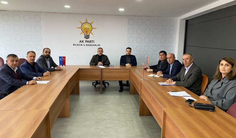 AK Parti İl Başkanı Yıldırım, ilçe başkanlarıyla bir araya geldi