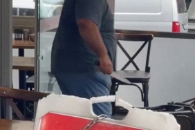 Akli dengesi yerinde olmayan adam annesini darp etti, polise bıçak çekti