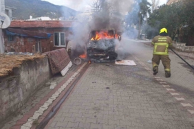 Alev topuna dönen kamyonet kullanılmaz hale geldi