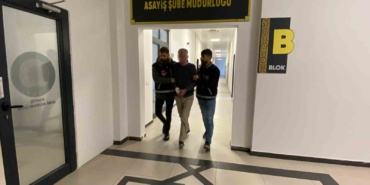 Annesine küfür ettiğini iddia ettiği arkadaşını tabancayla yaralayan sanığa 10 yıl hapis