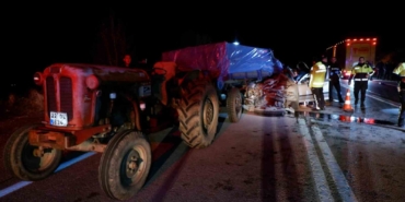 Araçta sıkışan sürücü hayatını kaybetti, eşini kurtarmak için ise ekipler zamanla yarıştı