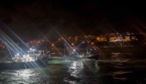 Arnavutköy’de balıkçı teknesi karaya oturdu