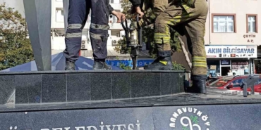 Arnavutköy’de bir çocuk düşürdüğü parasını almak için girdiği anıtta mahsur kaldı