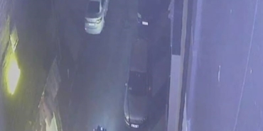 Arnavutköy’de haraç vermemek için direnen işletmeye el bombası attılar, o anlar kamerada