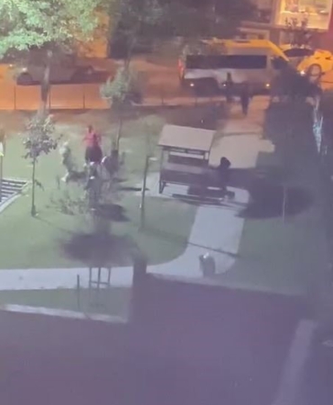 Arnavutköy’de kız kavgasında yumruklar havada uçuştu