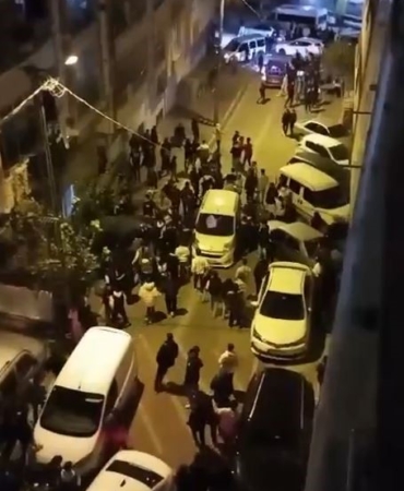 Asker eğlencesinin yapıldığı sokağa ses sistemi ile gelen şahıslar ortalığı birbirine kattı